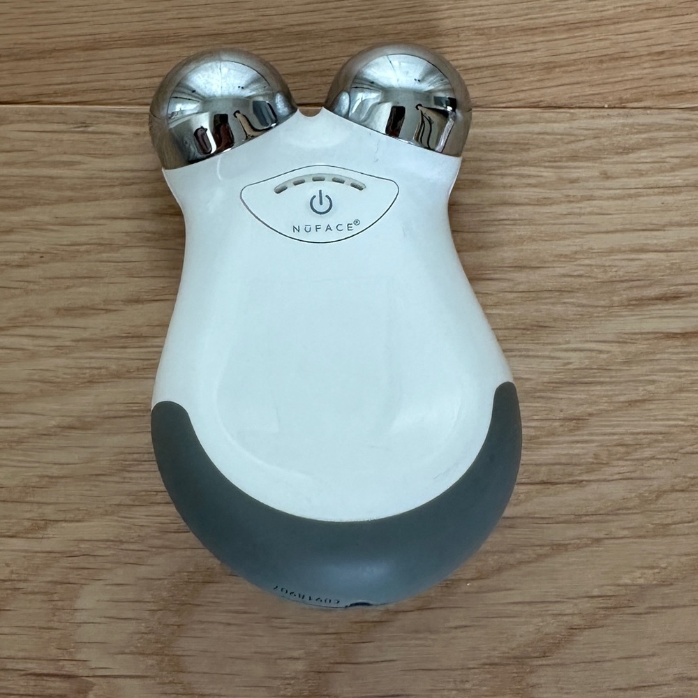 NuFACE Mini Facial Toning Device ONLY